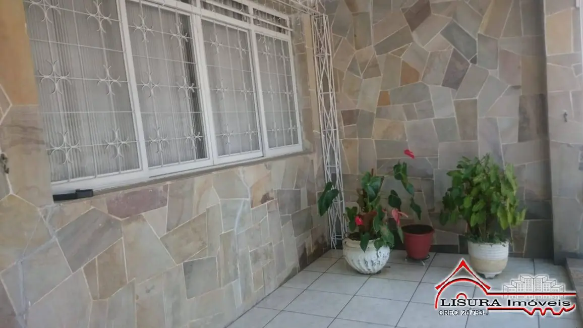 Foto 2 de Casa com 3 quartos à venda, 140m2 em Jardim Jacinto, Jacarei - SP