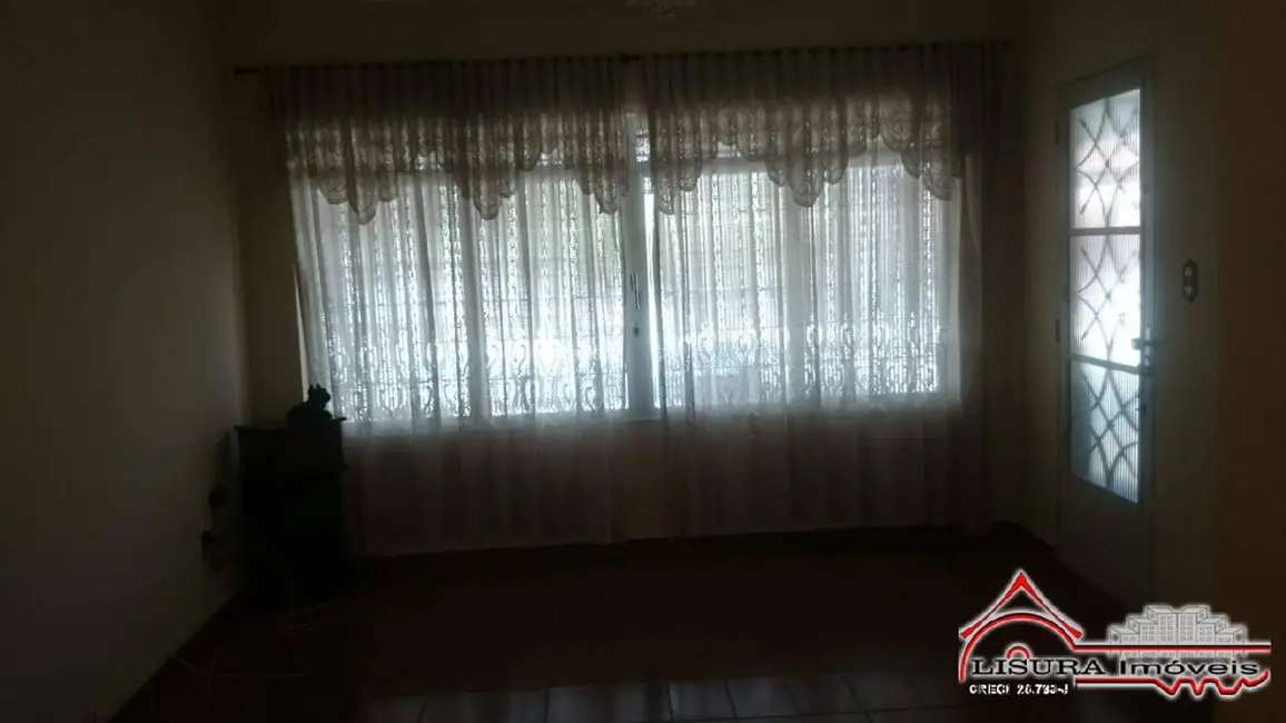 Foto 4 de Casa com 3 quartos à venda, 140m2 em Jardim Jacinto, Jacarei - SP