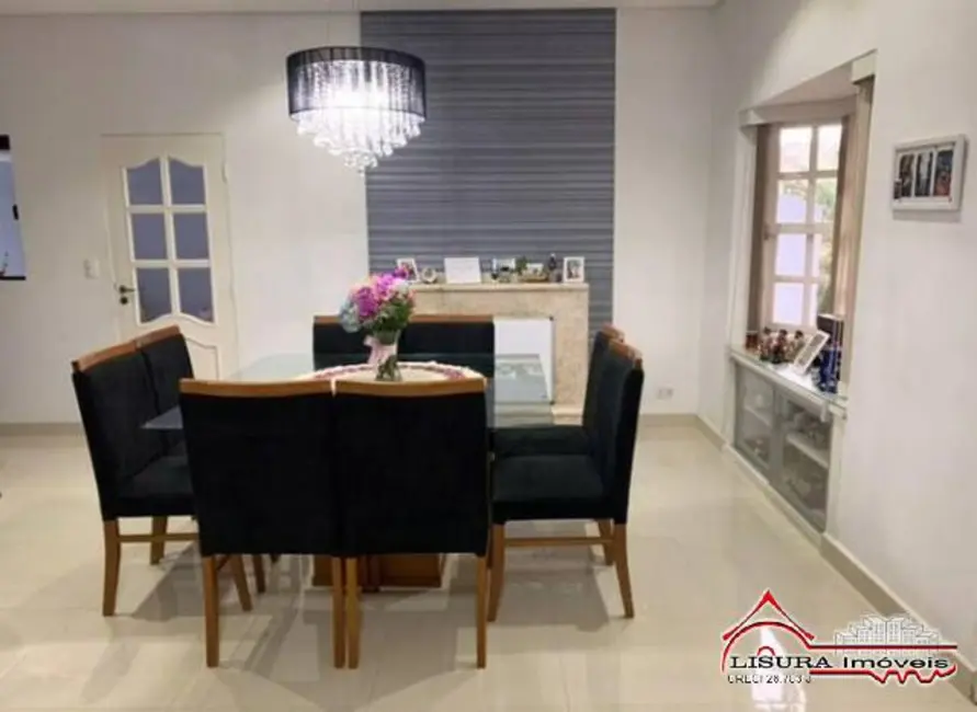 Foto 2 de Casa de Condomínio com 3 quartos à venda, 211m2 em Jacarei - SP