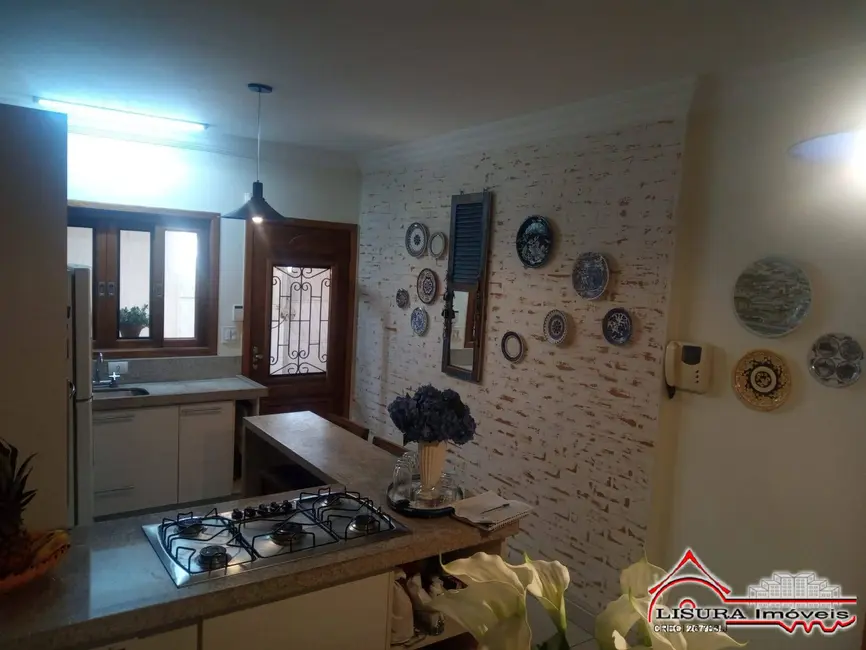 Foto 9 de Casa com 3 quartos à venda, 214m2 em Jardim Mesquita, Jacarei - SP