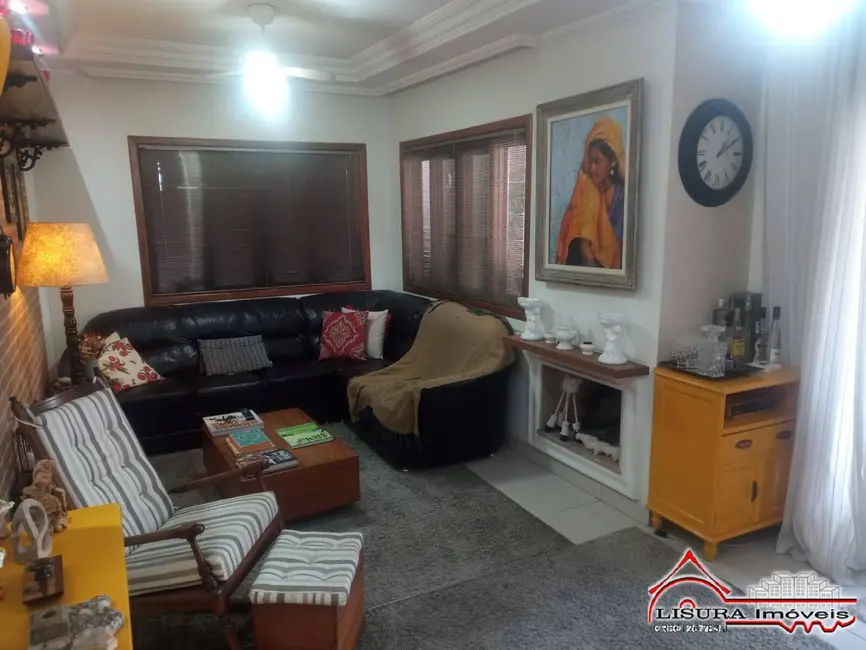 Foto 1 de Casa com 3 quartos à venda, 214m2 em Jardim Mesquita, Jacarei - SP