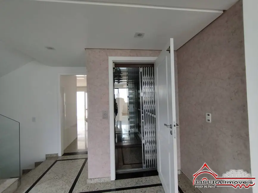 Foto 4 de Casa com 3 quartos para alugar, 275m2 em Jardim Coleginho, Jacarei - SP