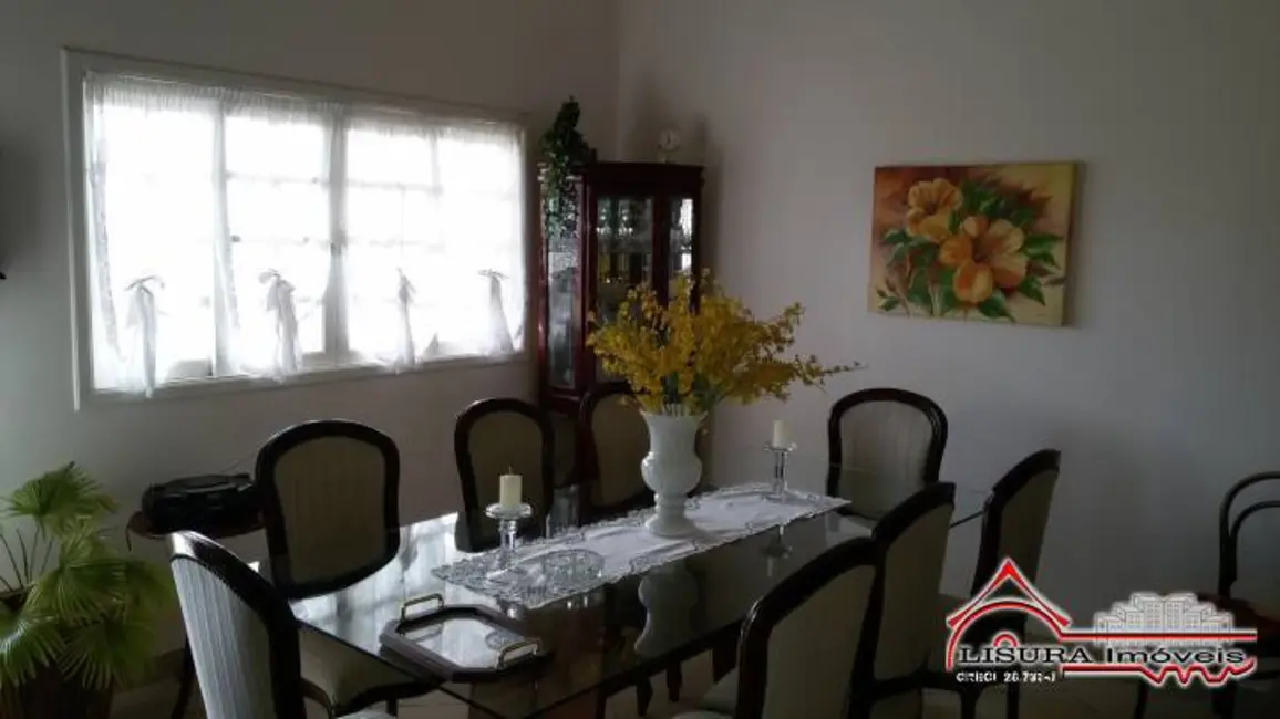 Foto 2 de Casa com 3 quartos à venda, 260m2 em Jacarei - SP