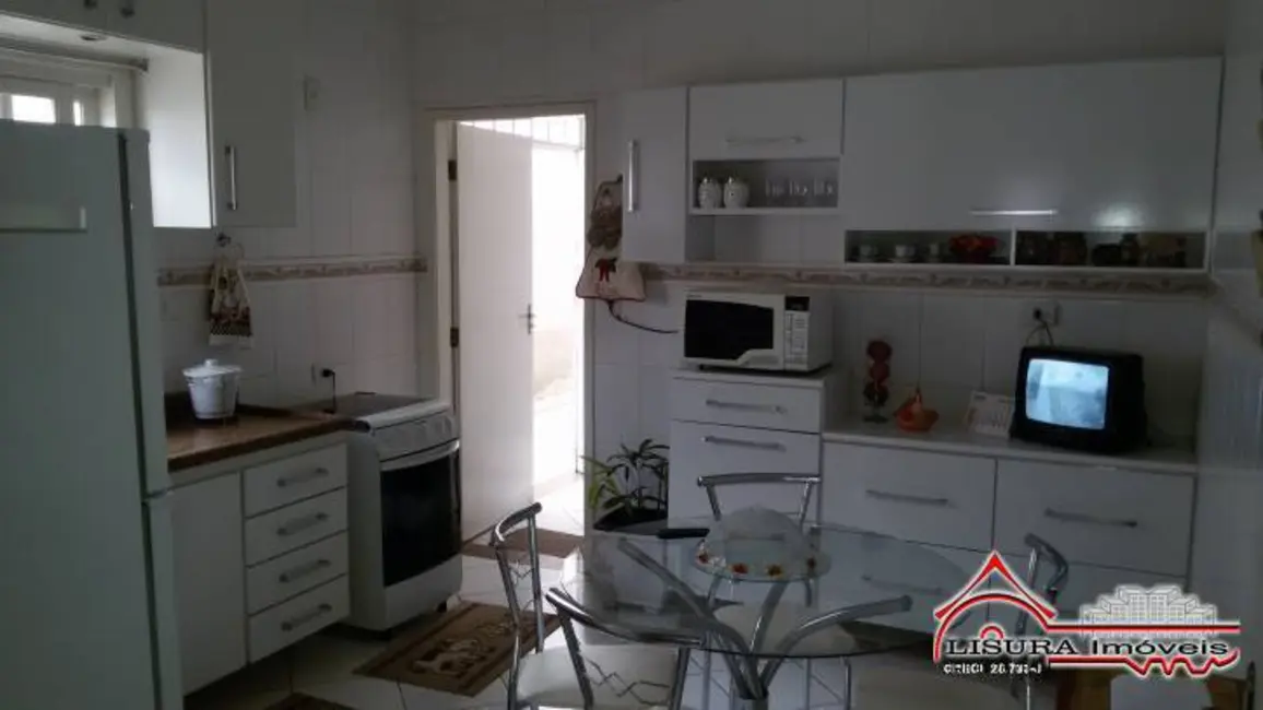 Foto 9 de Casa com 3 quartos à venda, 260m2 em Jacarei - SP