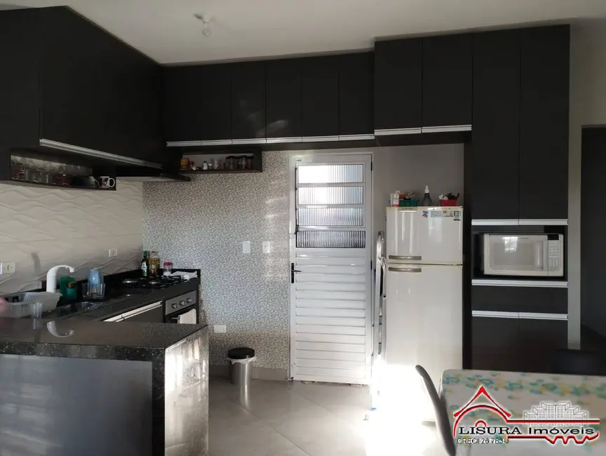 Casa com 3 quartos à venda, 73m2 em Jardim das Oliveiras, Jacarei - SP - imagem 4 Foto 4 de Casa com 3 quartos à venda, 73m2 em Jardim das Oliveiras, Jacarei - SP