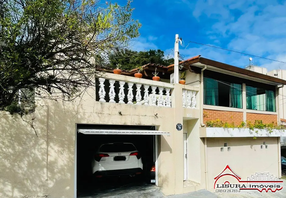 Foto 2 de Casa com 3 quartos para alugar em Centro, Jacarei - SP