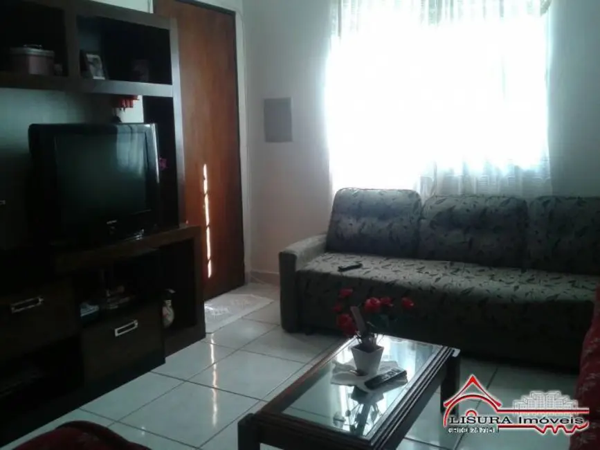 Foto 4 de Casa de Condomínio com 2 quartos à venda, 60m2 em Parque Califórnia, Jacarei - SP