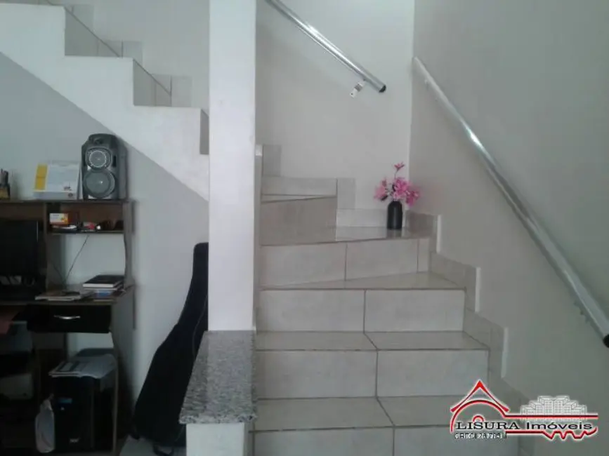 Foto 7 de Casa de Condomínio com 2 quartos à venda, 60m2 em Parque Califórnia, Jacarei - SP