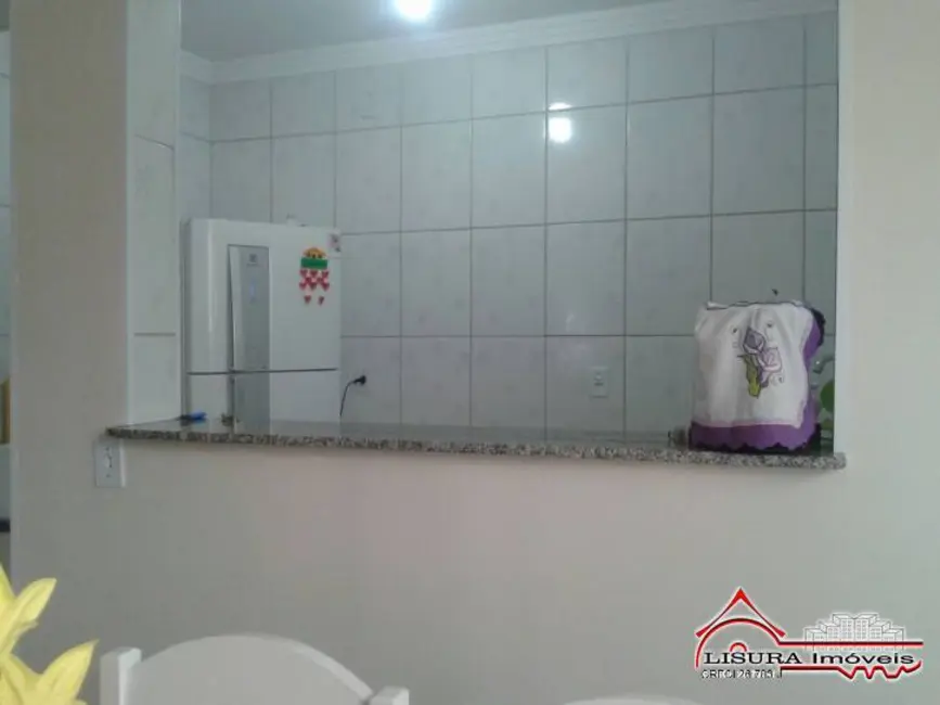Foto 3 de Casa de Condomínio com 2 quartos à venda, 60m2 em Parque Califórnia, Jacarei - SP