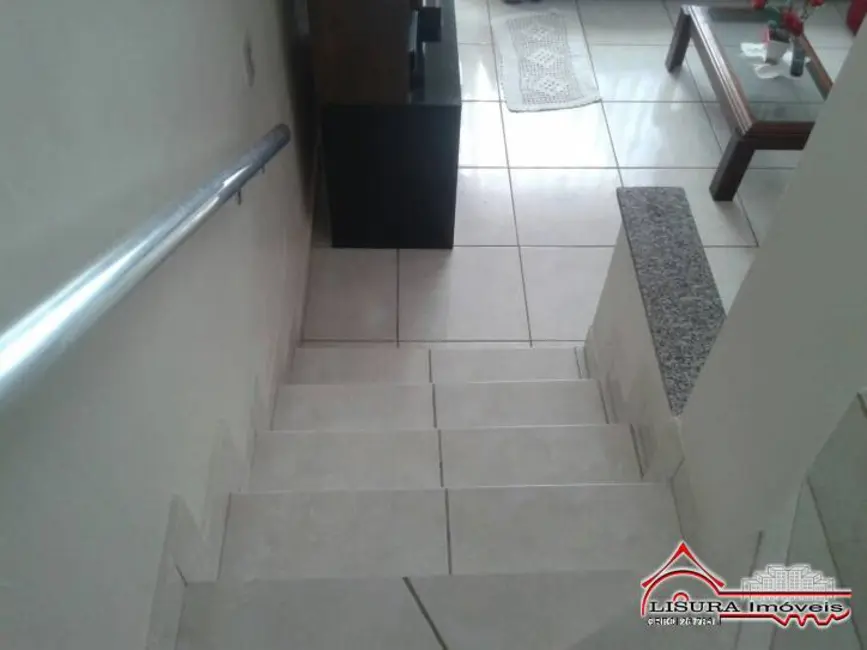 Foto 8 de Casa de Condomínio com 2 quartos à venda, 60m2 em Parque Califórnia, Jacarei - SP