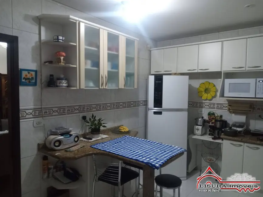 Foto 4 de Casa com 3 quartos à venda, 173m2 em Parque Brasil, Jacarei - SP