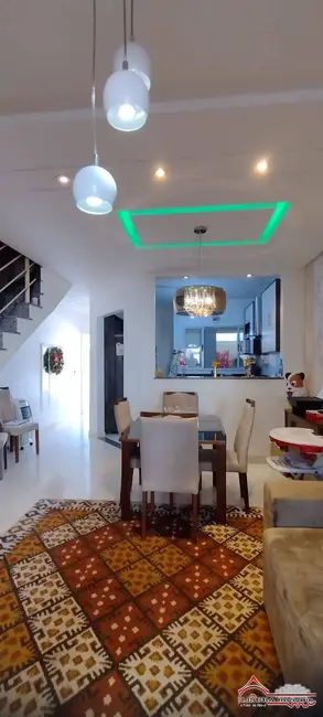 Foto 2 de Casa de Condomínio com 3 quartos à venda em Jardim Santa Maria, Jacarei - SP