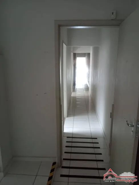 Foto 6 de Casa com 3 quartos à venda, 200m2 em Vila Pinheiro, Jacarei - SP