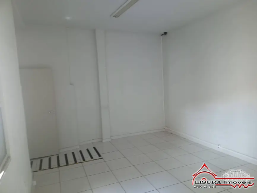 Casa com 3 quartos para alugar, 200m2 em Vila Pinheiro, Jacarei - SP - imagem 9 Foto 9 de Casa com 3 quartos para alugar, 200m2 em Vila Pinheiro, Jacarei - SP