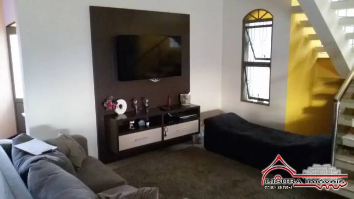 Casa com 3 quartos à venda, 178m2 em Jardim Altos de Santana I, Jacarei - SP - imagem 5 Foto 5 de Casa com 3 quartos à venda, 178m2 em Jardim Altos de Santana I, Jacarei - SP