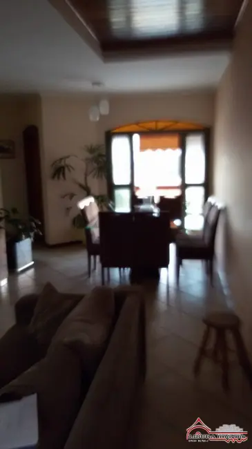 Casa com 3 quartos à venda, 178m2 em Jardim Altos de Santana I, Jacarei - SP - imagem 3 Foto 3 de Casa com 3 quartos à venda, 178m2 em Jardim Altos de Santana I, Jacarei - SP