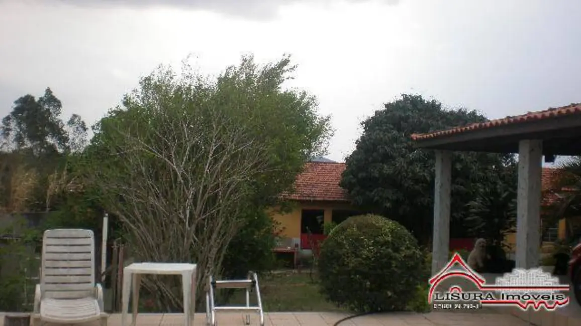 Foto 2 de Chácara com 4 quartos à venda em Chácaras Santa Maria, Jacarei - SP