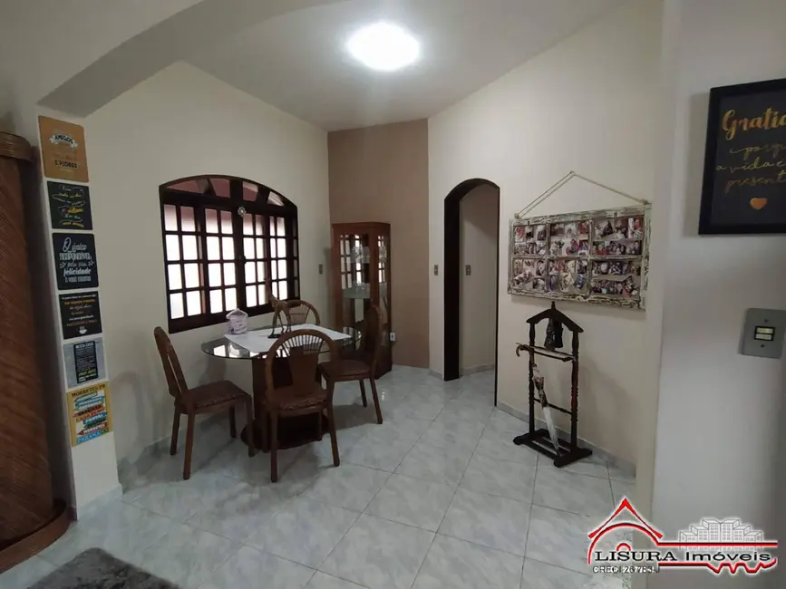 Foto 6 de Casa com 4 quartos à venda, 243m2 em Jardim Terras de São João, Jacarei - SP