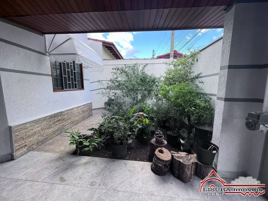 Foto 2 de Casa com 3 quartos à venda, 142m2 em Jardim Terras de São João, Jacarei - SP