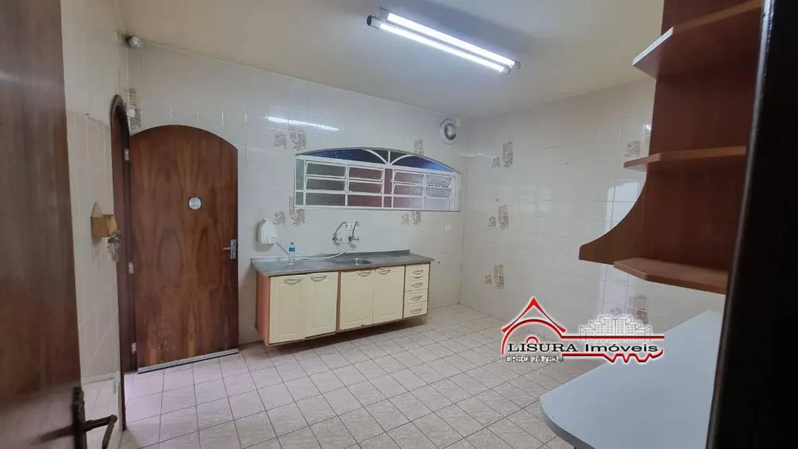 Foto 5 de Casa com 3 quartos à venda, 330m2 em Parque Itamarati, Jacarei - SP