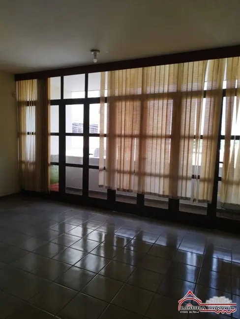 Foto 3 de Casa com 9 quartos à venda, 600m2 em Centro, Jacarei - SP