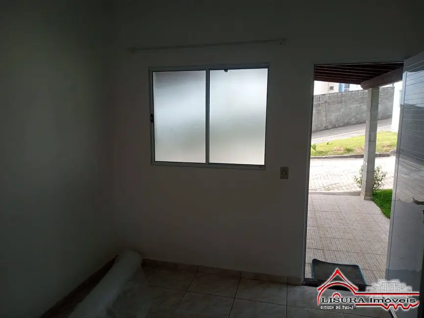 Foto 2 de Casa de Condomínio com 3 quartos para alugar, 73m2 em Loteamento Jardim Sol Nascente, Jacarei - SP