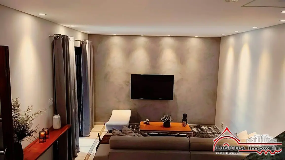 Foto 4 de Casa com 3 quartos à venda, 200m2 em Centro, Jacarei - SP