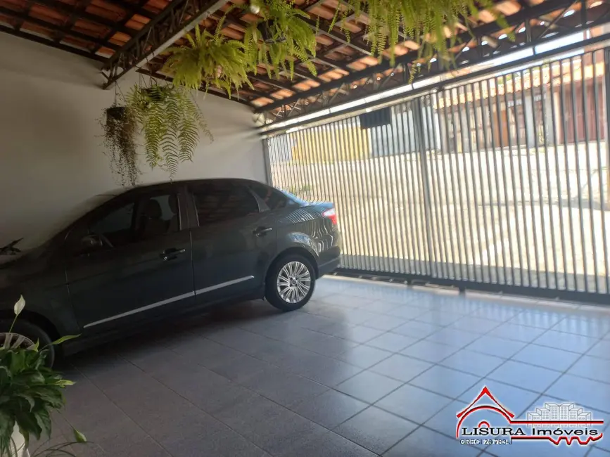 Foto 2 de Casa com 3 quartos à venda, 128m2 em Parque Santo Antônio, Jacarei - SP