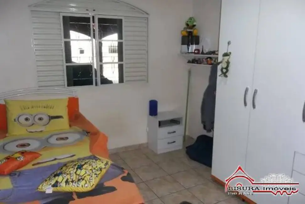 Foto 9 de Casa com 2 quartos à venda, 180m2 em Parque Santo Antônio, Jacarei - SP