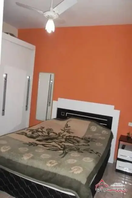 Foto 8 de Casa com 2 quartos à venda, 180m2 em Parque Santo Antônio, Jacarei - SP