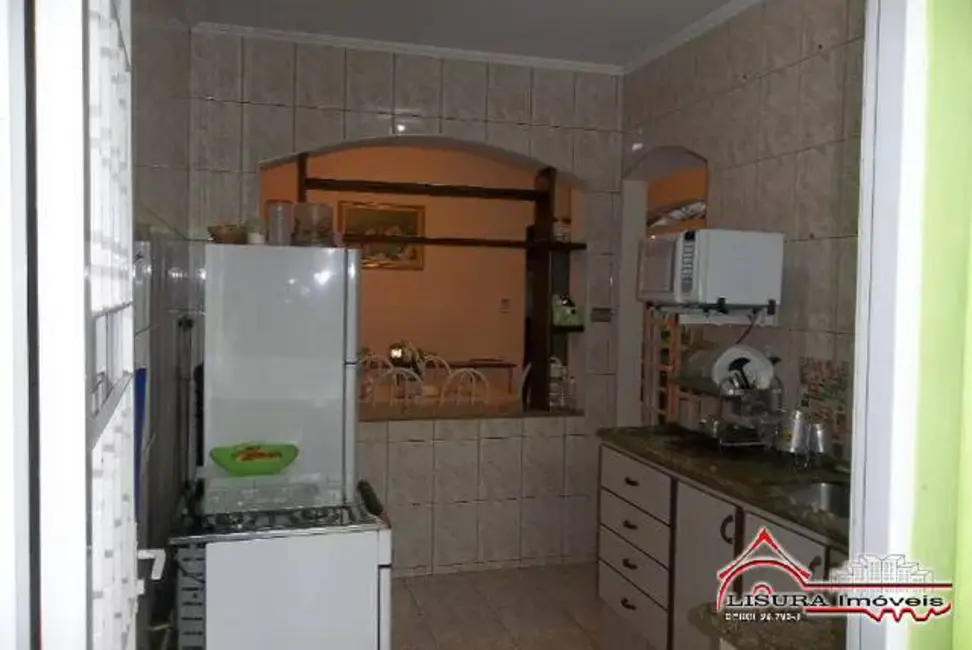 Foto 5 de Casa com 2 quartos à venda, 180m2 em Parque Santo Antônio, Jacarei - SP