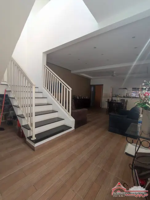 Foto 6 de Casa com 3 quartos à venda, 175m2 em Residencial Parque dos Sinos, Jacarei - SP