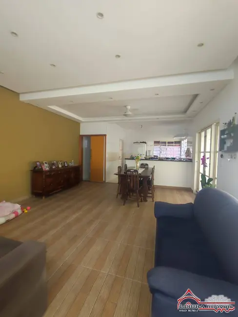 Foto 4 de Casa com 3 quartos à venda, 175m2 em Residencial Parque dos Sinos, Jacarei - SP