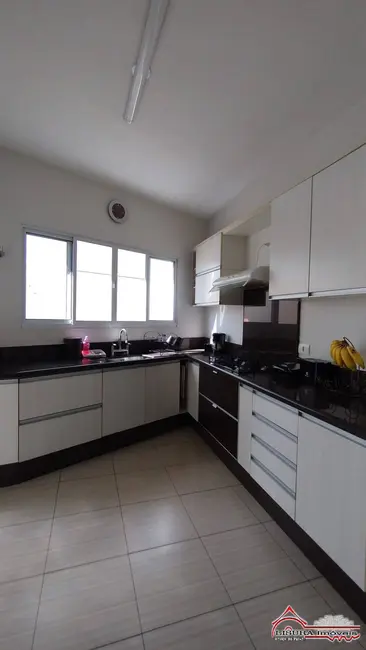 Foto 3 de Casa de Condomínio com 3 quartos à venda, 180m2 em Jardim Altos de Santana I, Jacarei - SP