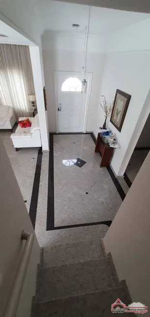 Casa de Condomínio com 4 quartos para alugar, 350m2 em Cidade Jardim, Jacarei - SP - imagem 8 Foto 8 de Casa de Condomínio com 4 quartos para alugar, 350m2 em Cidade Jardim, Jacarei - SP