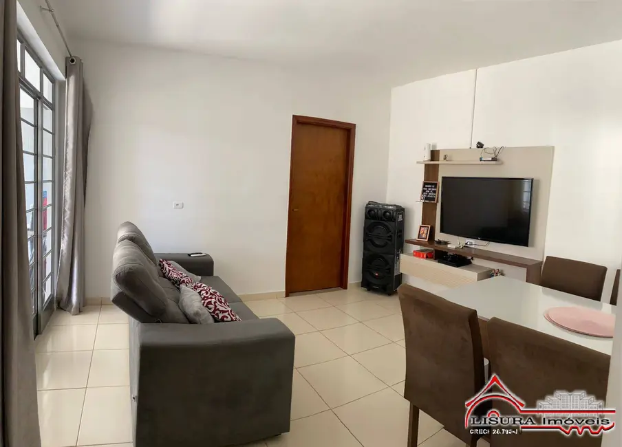 Foto 6 de Casa com 3 quartos à venda, 360m2 em Parque Santo Antônio, Jacarei - SP