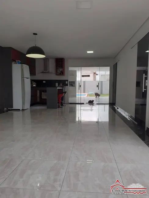 Foto 2 de Casa de Condomínio com 4 quartos à venda, 247m2 em Jardim Jacinto, Jacarei - SP