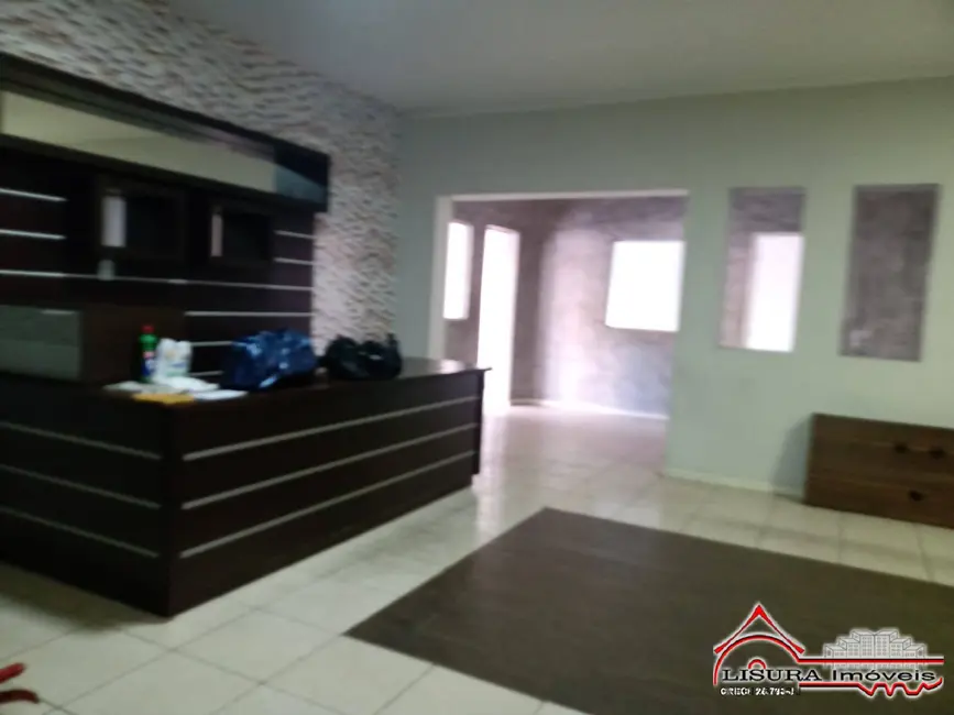 Sala Comercial para alugar, 320m2 em Centro, Jacarei - SP - imagem 3 Foto 3 de Sala Comercial para alugar, 320m2 em Centro, Jacarei - SP