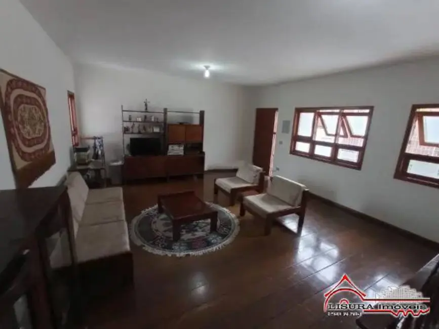 Foto 4 de Casa com 3 quartos à venda, 250m2 em Centro, Jacarei - SP
