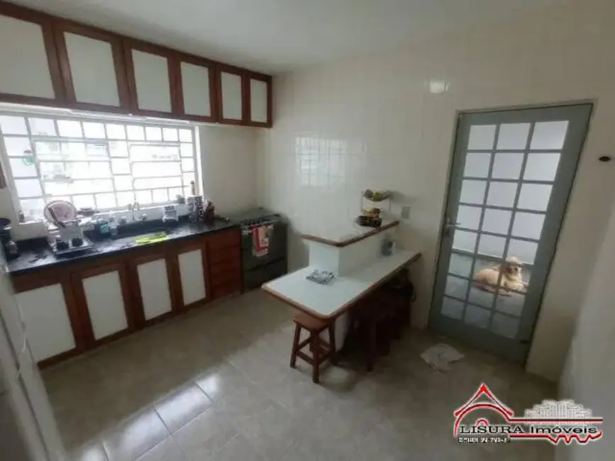 Foto 5 de Casa com 3 quartos à venda, 250m2 em Centro, Jacarei - SP