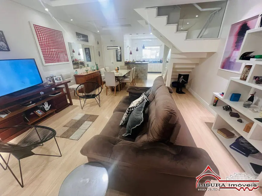 Foto 5 de Casa de Condomínio com 3 quartos à venda, 172m2 em Parque Santo Antônio, Jacarei - SP