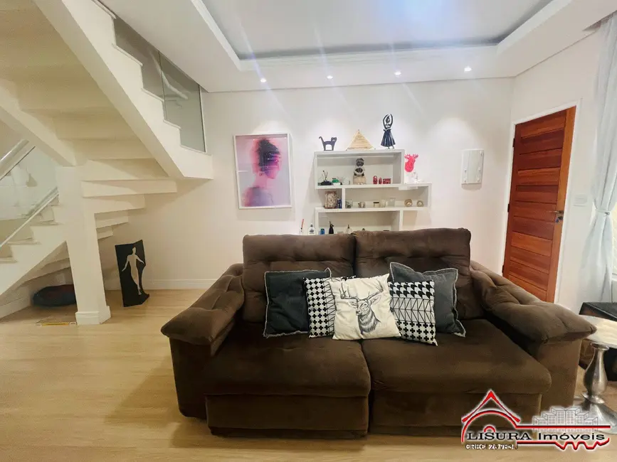 Foto 6 de Casa de Condomínio com 3 quartos à venda, 172m2 em Parque Santo Antônio, Jacarei - SP