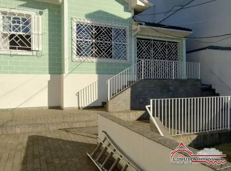 Casa com 2 quartos para alugar, 367m2 em Centro, Jacarei - SP - imagem 3 Foto 3 de Casa com 2 quartos para alugar, 367m2 em Centro, Jacarei - SP