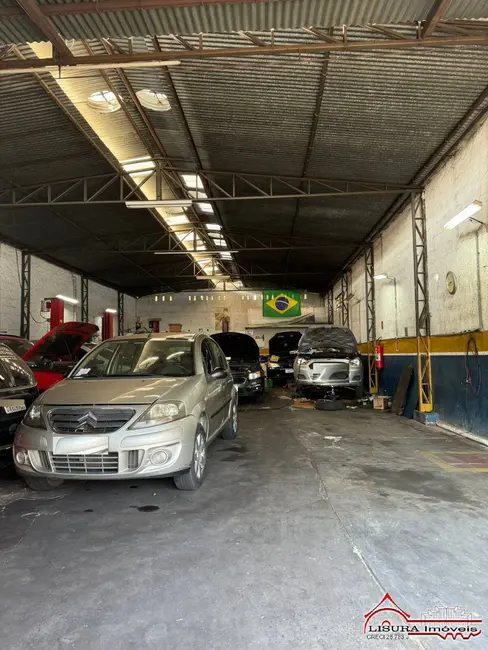 Foto 3 de Armazém / Galpão à venda, 243m2 em Parque Itamarati, Jacarei - SP