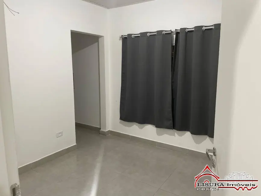 Foto 2 de Casa com 1 quarto para alugar, 17m2 em Centro, Jacarei - SP