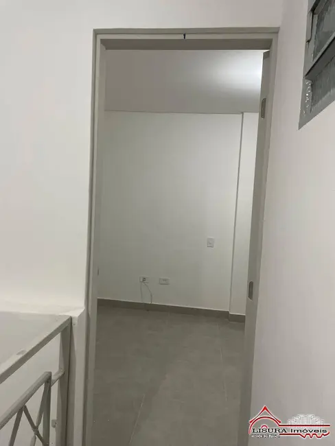 Casa com 1 quarto para alugar, 13m2 em Centro, Jacarei - SP - imagem 6 Foto 6 de Casa com 1 quarto para alugar, 13m2 em Centro, Jacarei - SP