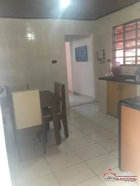 Foto 4 de Casa com 3 quartos à venda, 263m2 em Jardim Pitoresco, Jacarei - SP
