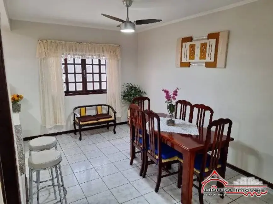 Foto 5 de Casa com 3 quartos à venda, 214m2 em Jardim Altos de Santana II, Jacarei - SP