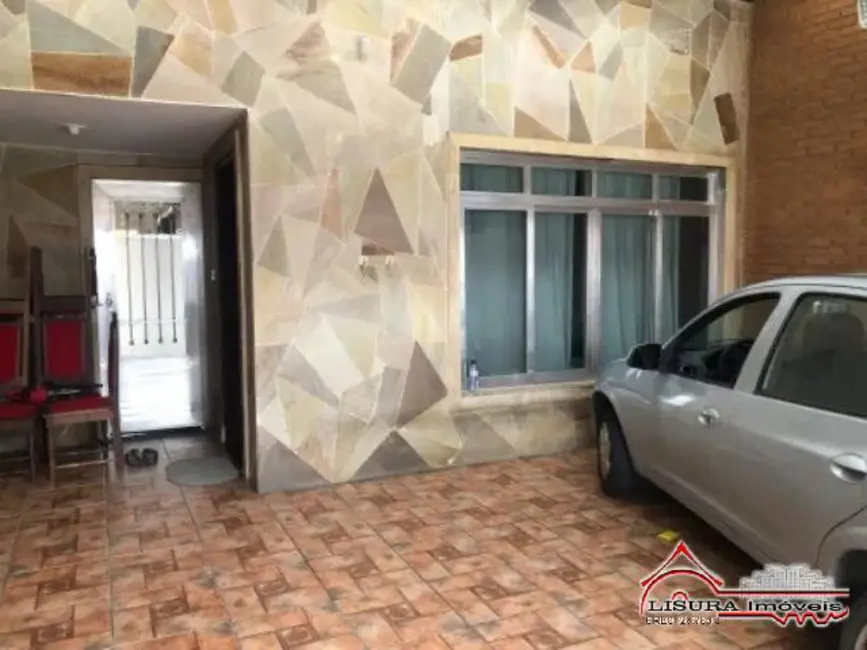 Foto 1 de Casa com 3 quartos para alugar em Centro, Jacarei - SP