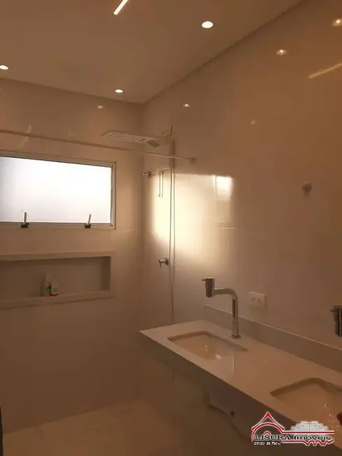 Foto 7 de Casa de Condomínio com 3 quartos à venda, 226m2 em Jardim Jacinto, Jacarei - SP